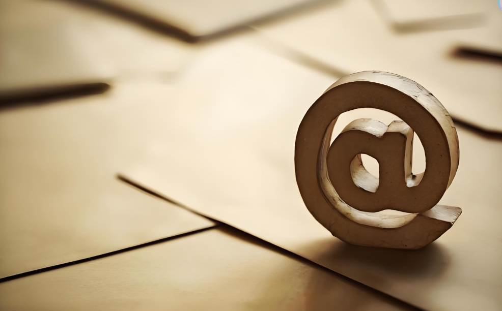 为什么不建议向欧美客户群发邮件？